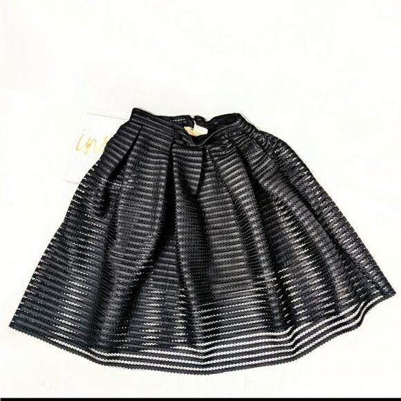 Freeway Apparel Black Mesh Line Zip A-Line Skirt - Picture 1 of 8